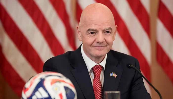 Fifa president announces visit to Pakistan to promote football development