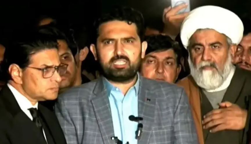 PTI confirms Imran Khan’s Medical Report to Be Given to Family after Day-Long SC Sit-In