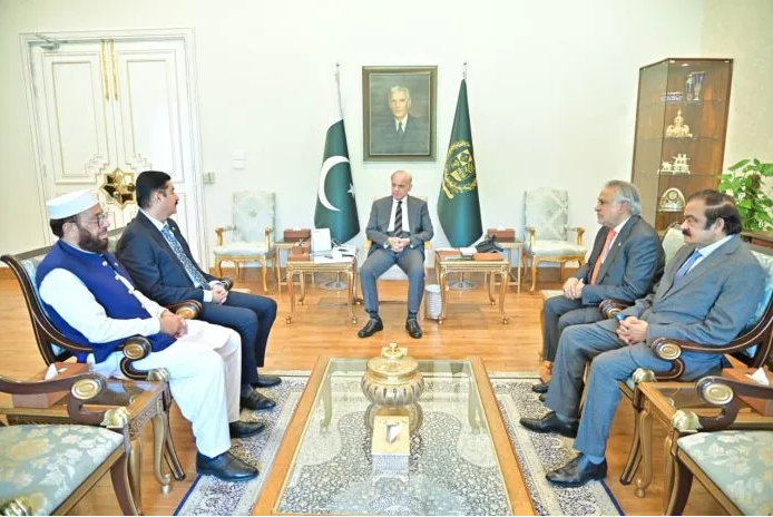 KP Governor Meets PM, Discusses Political Situation, KP Issues