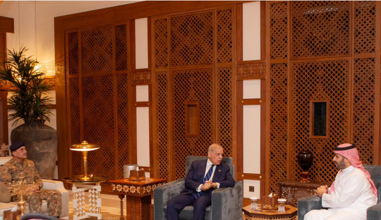 PM Shehbaz Meets Mohammed bin Salman, Agree on Joint Efforts for Regional Peace
