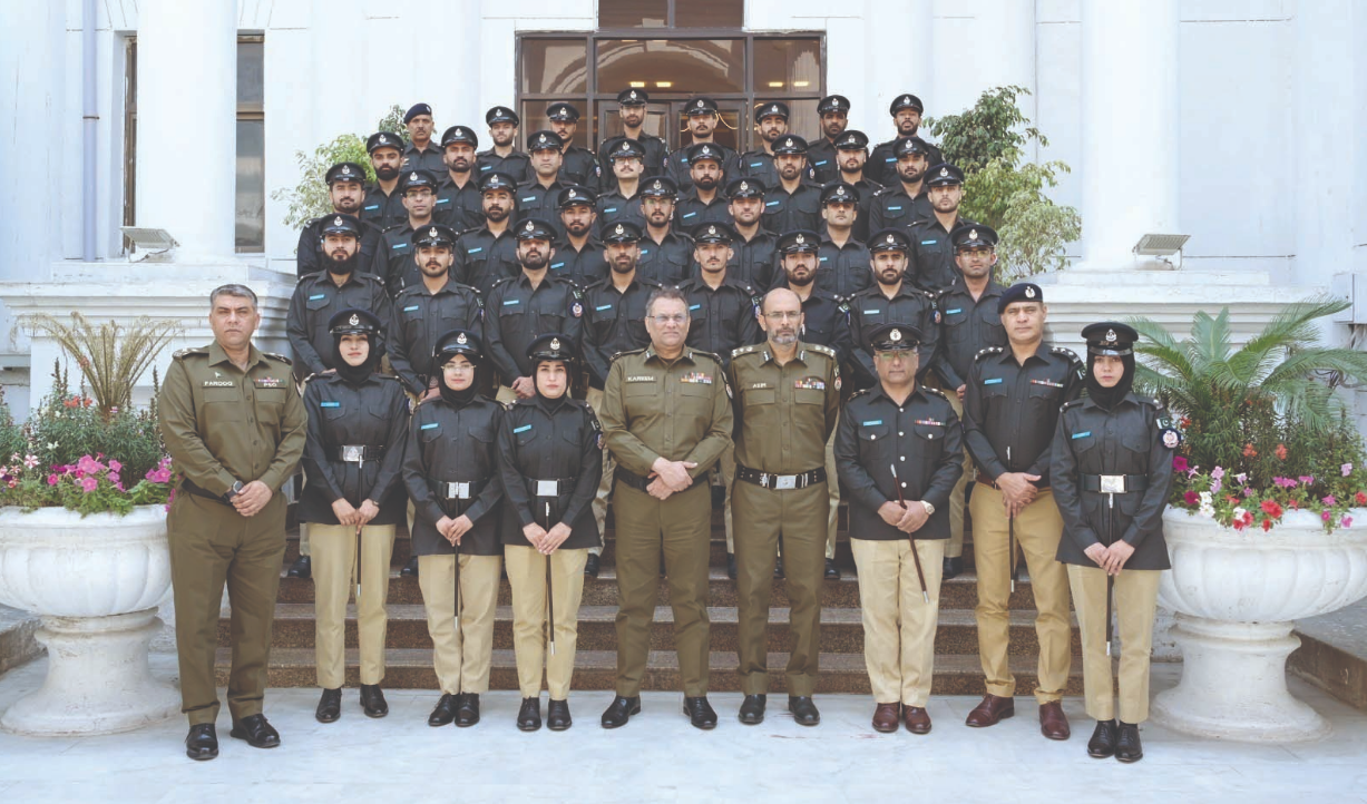 Punjab IGP meets Balochistan Trainee DSPs, Stresses Use of Modern Technology to Rein In Crime