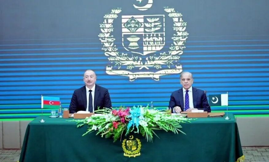 Pakistan Premier, Azerbaijan President discuss Middle East Peace Efforts in Phone Call