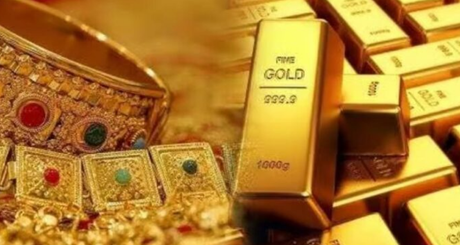 Gold Price Jumps Rs 900 Per Tola