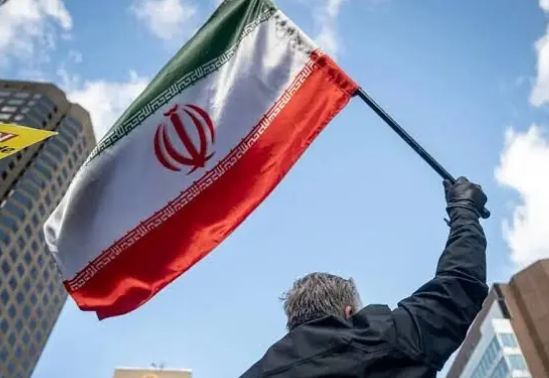 Iran Warns Gulf Countries Against Aiding US Amid UAE Trade Ties Cut