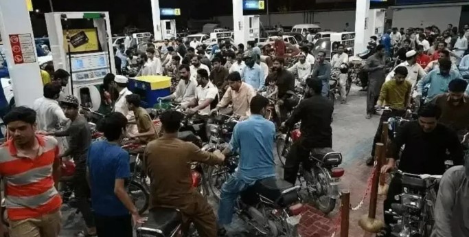 Fresh Fuel Price Hike: Petrol Up Rs 1.54, Diesel Rs 2.16 Per Litre Amid Global Oil Market Uncertainty