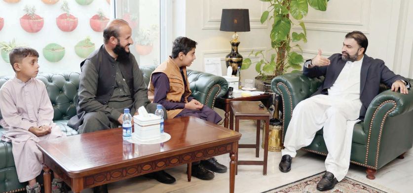 CM Balochistan Pledges Support for Five Orphaned Siblings, Vows No Closure of Educational Institutions